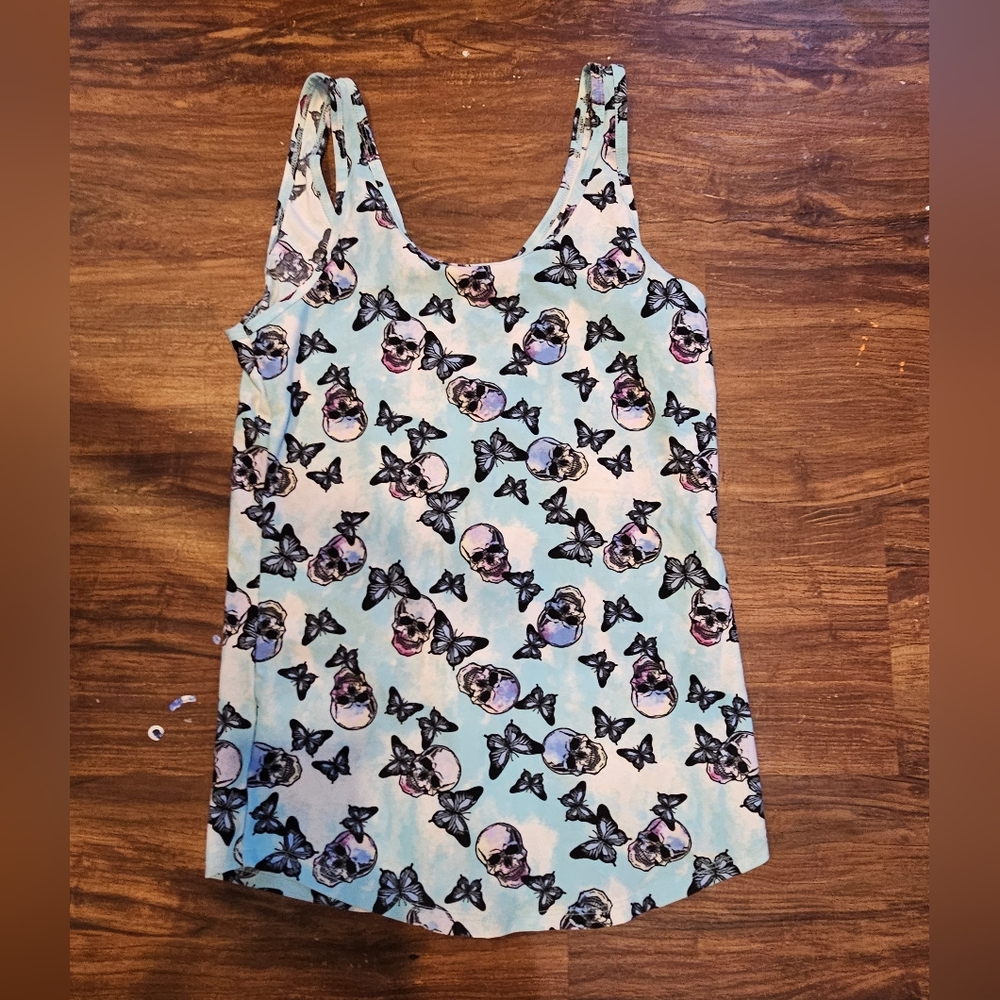 No boundaries tank top, skulls, butterflys, blue tie dye, 7-9